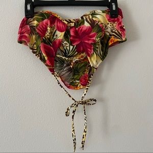 Beautiful vintage Venus Two piece Swim Set